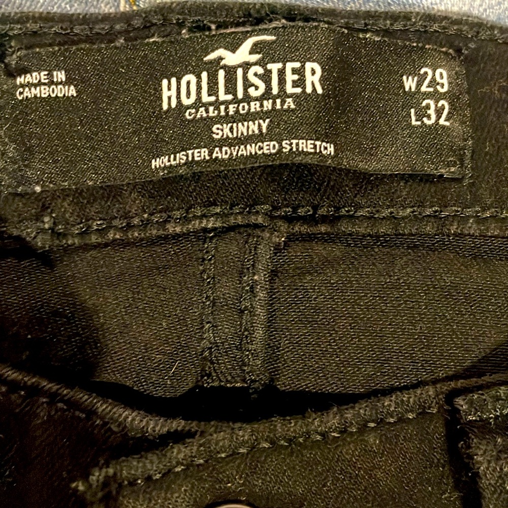 Men’s Hollister Skinny Jeans with holes in knees (trendy made like that)